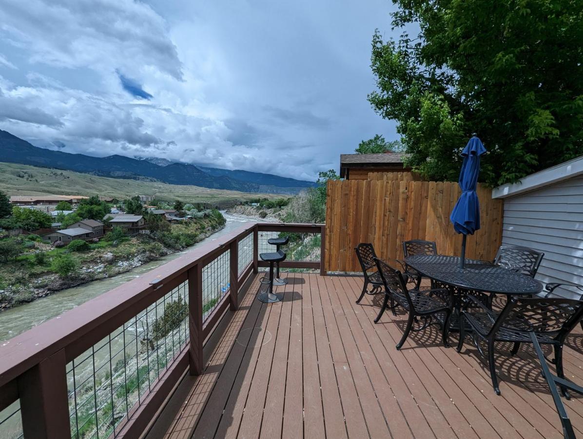 Yellowstone Treasure Guesthouses On The River جاردينر المظهر الخارجي الصورة