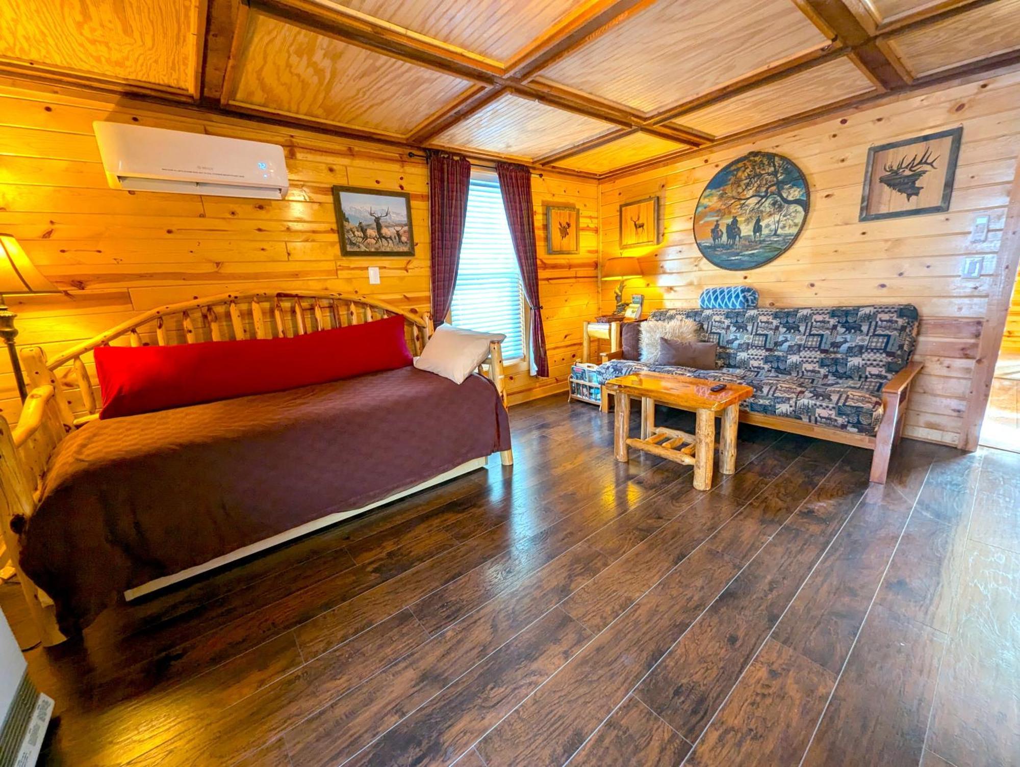 Yellowstone Treasure Guesthouses On The River جاردينر المظهر الخارجي الصورة