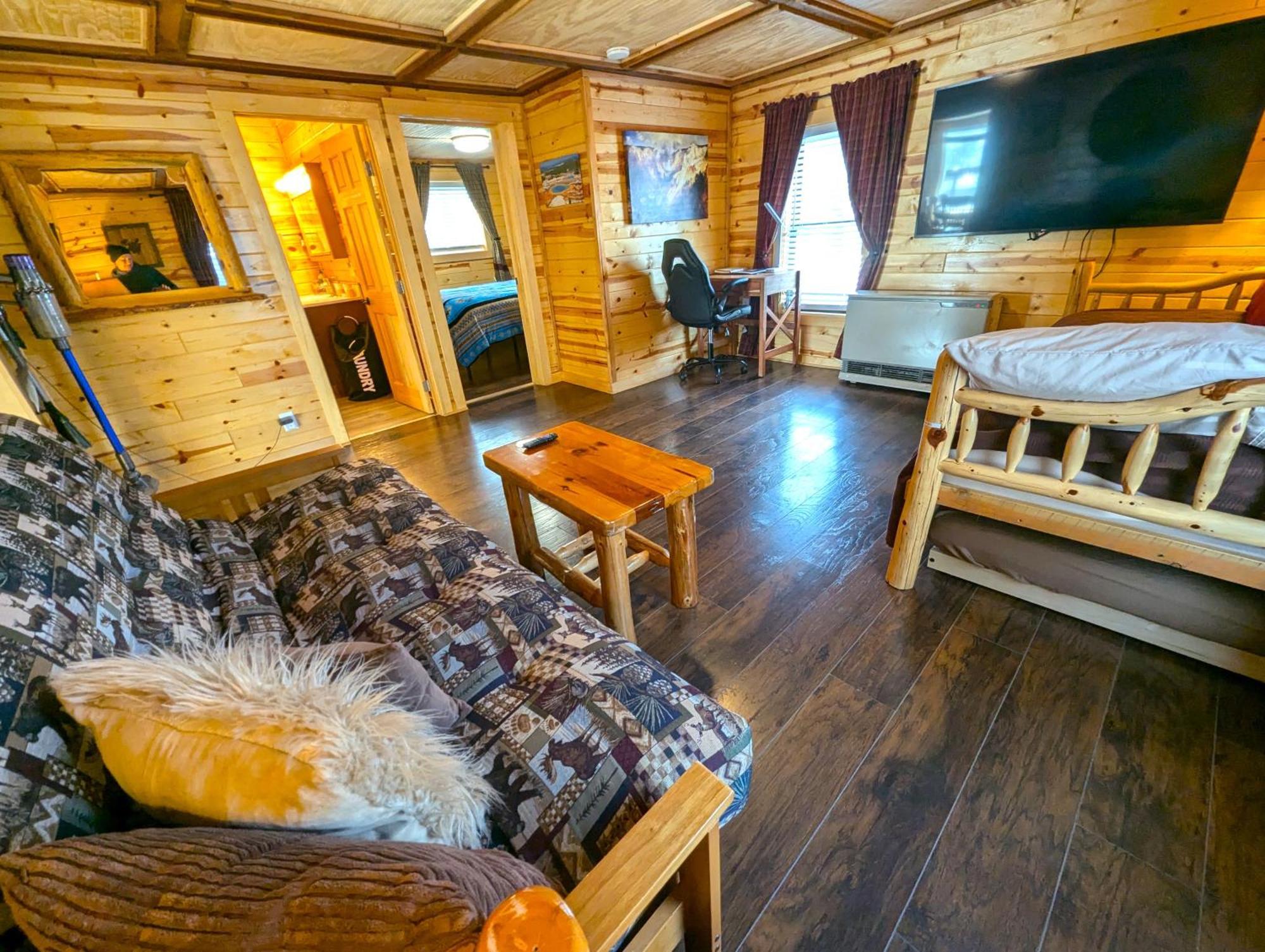 Yellowstone Treasure Guesthouses On The River جاردينر المظهر الخارجي الصورة