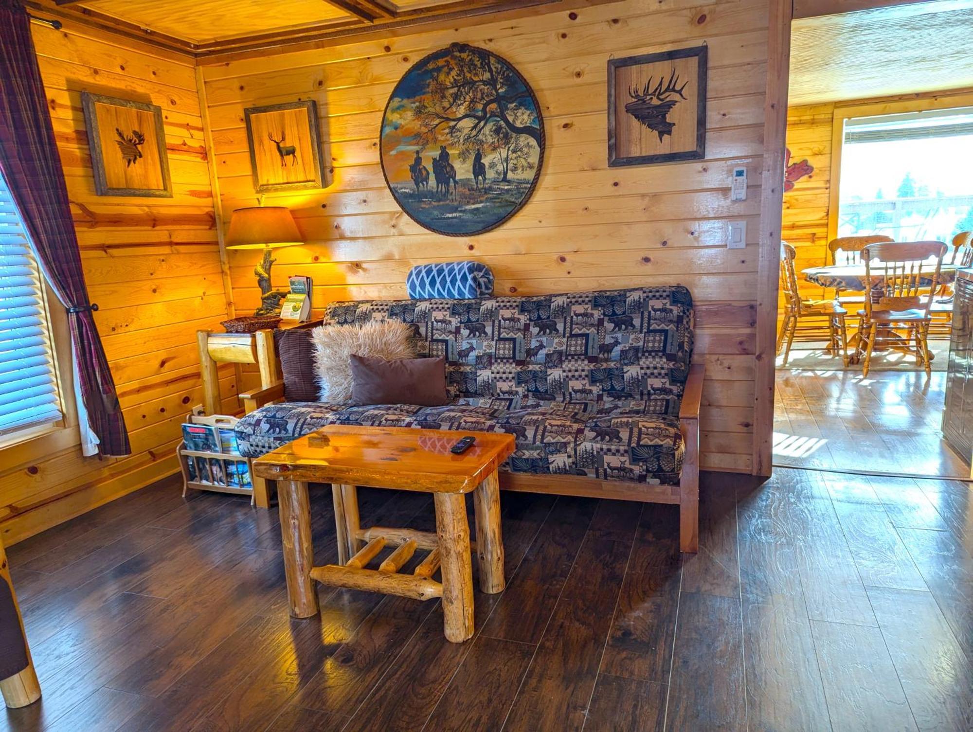 Yellowstone Treasure Guesthouses On The River جاردينر المظهر الخارجي الصورة