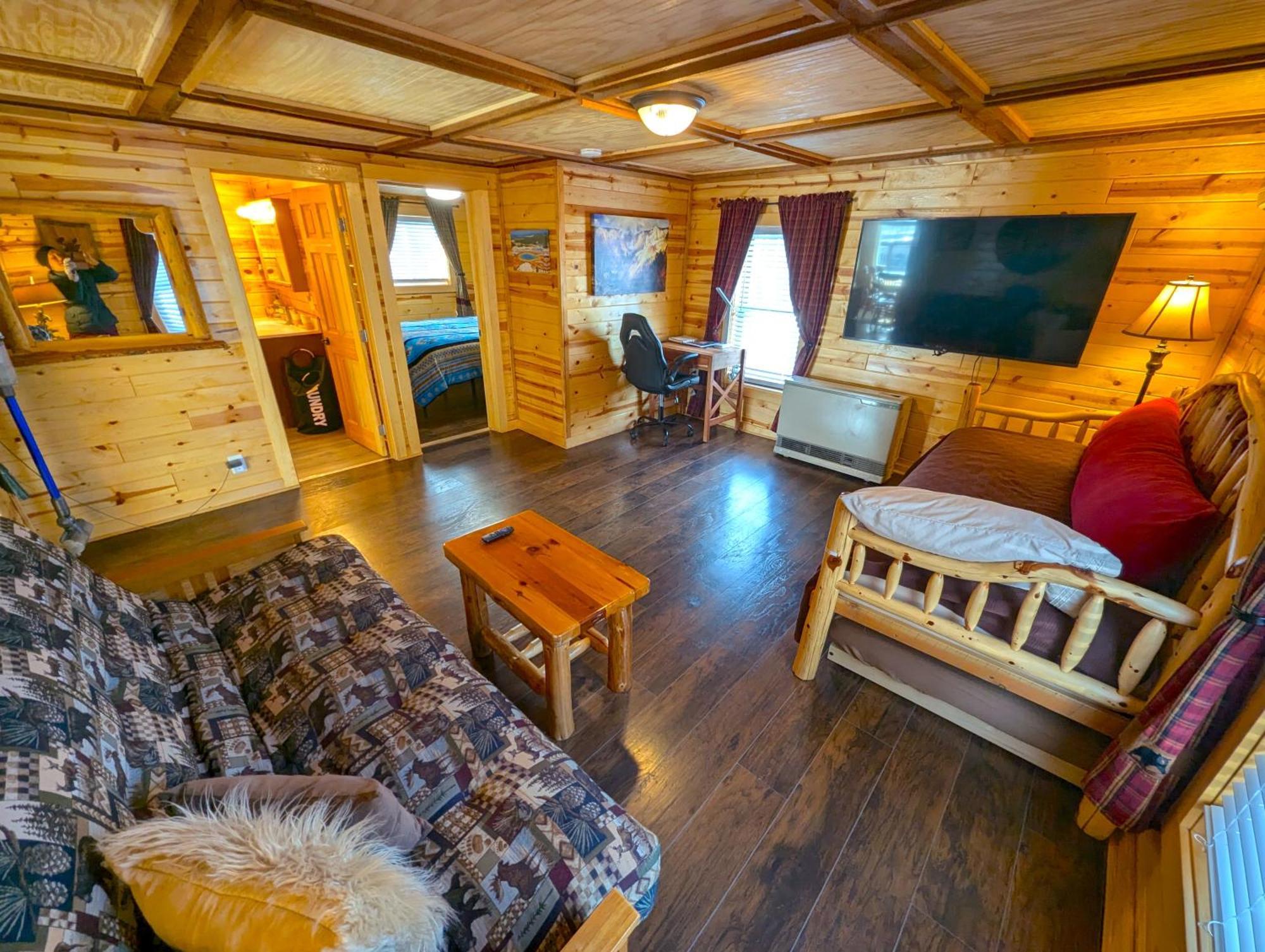 Yellowstone Treasure Guesthouses On The River جاردينر المظهر الخارجي الصورة